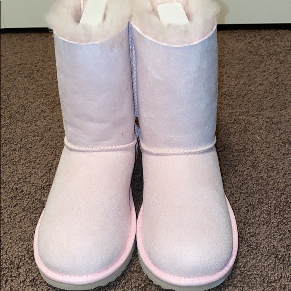 Ugg Big Kid size 6 - Picture 2 of 6